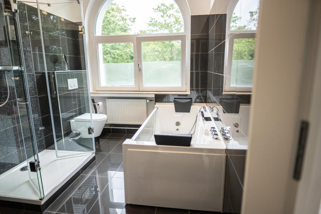 Villa Bowdy Niederzier Bagian luar foto